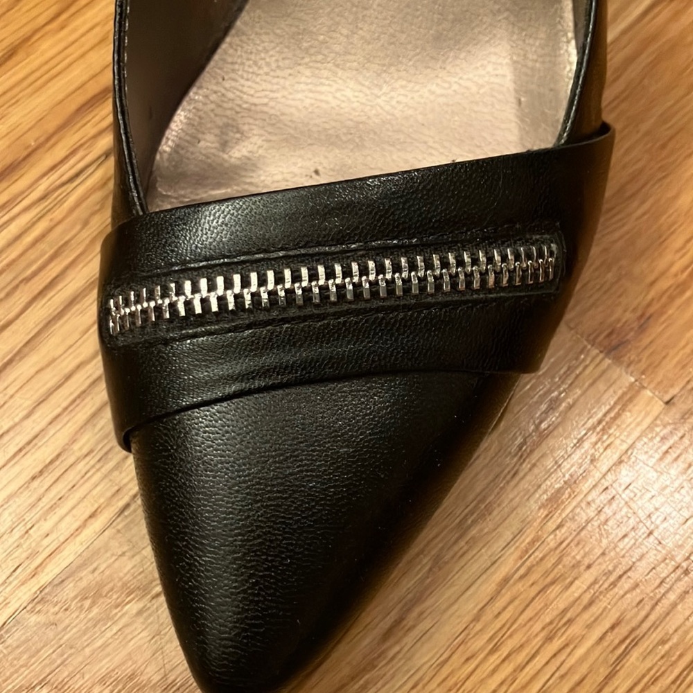 Moda Black Heels with Sleek Pointed Toe SZ 7.5 Zipper detail - Picture 4 of 7